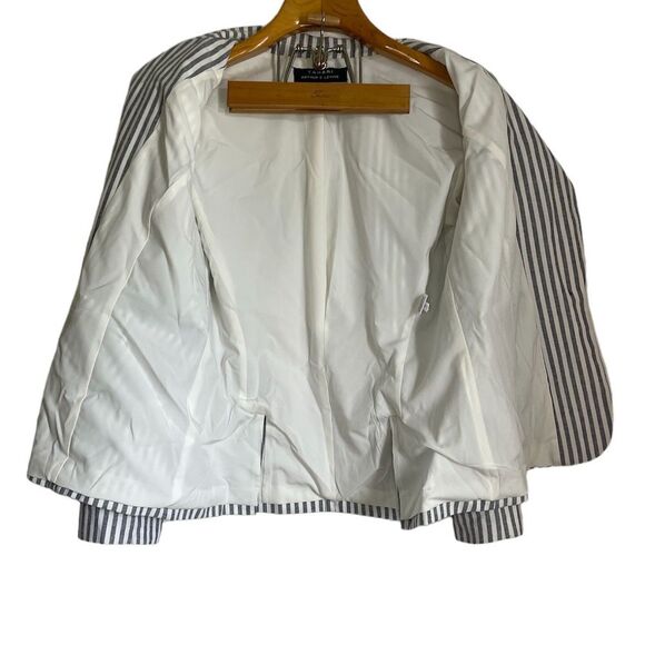 Tahari Women Blazer Career Jacket Stripes Single Button White Navy Sz: 10 - Picture 3 of 6